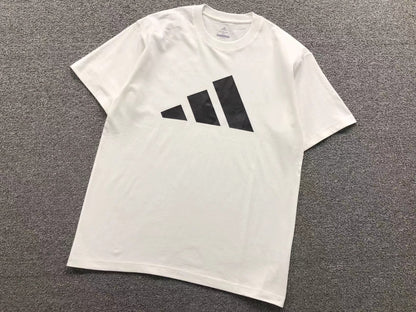 Camiseta Adidas Big Logo Essential