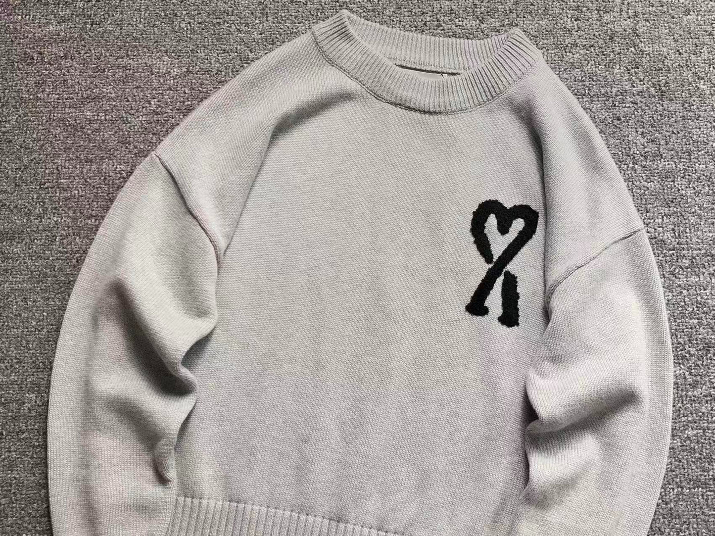Suéter AMI Paris Logo Coração Essential