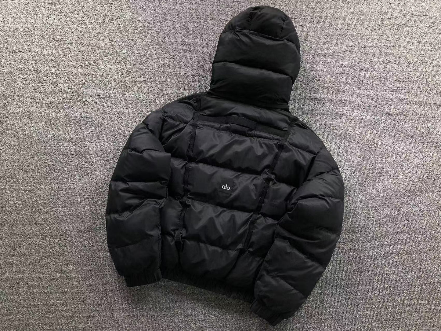 Jaqueta ALO puffer com capuz Feminino