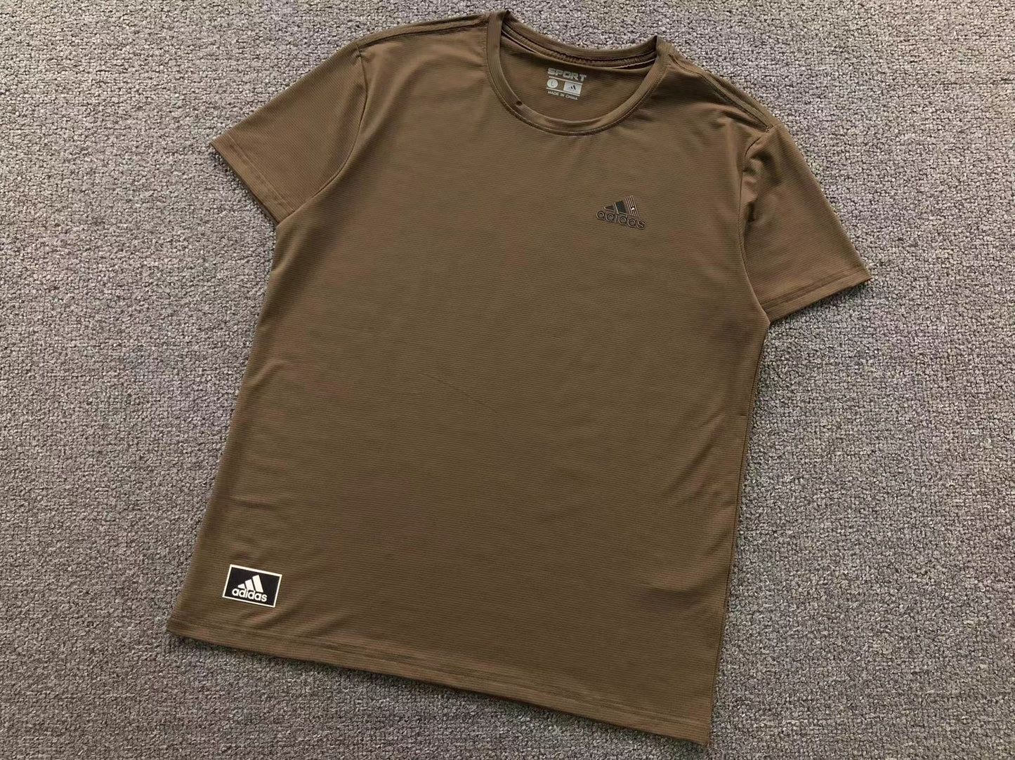 Camiseta Adidas Minimal Active Wear