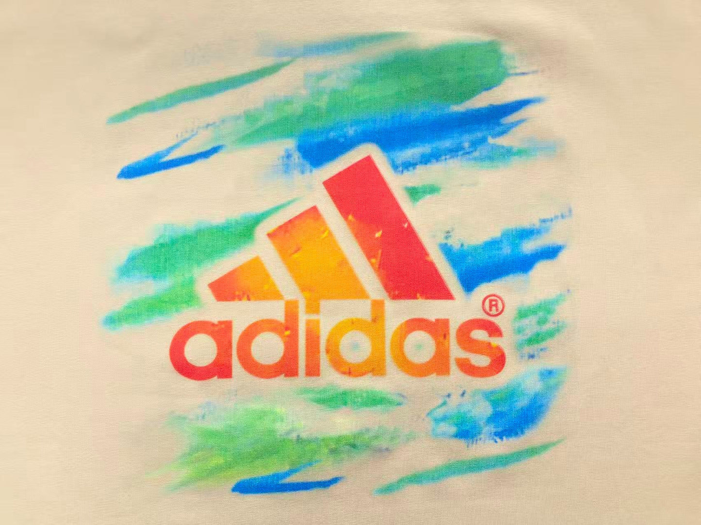 Camiseta Adidas Brush Stroke Color Logo