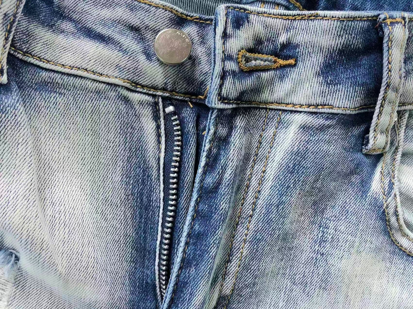 Calça AMIRI Ice Blue Patch Denim