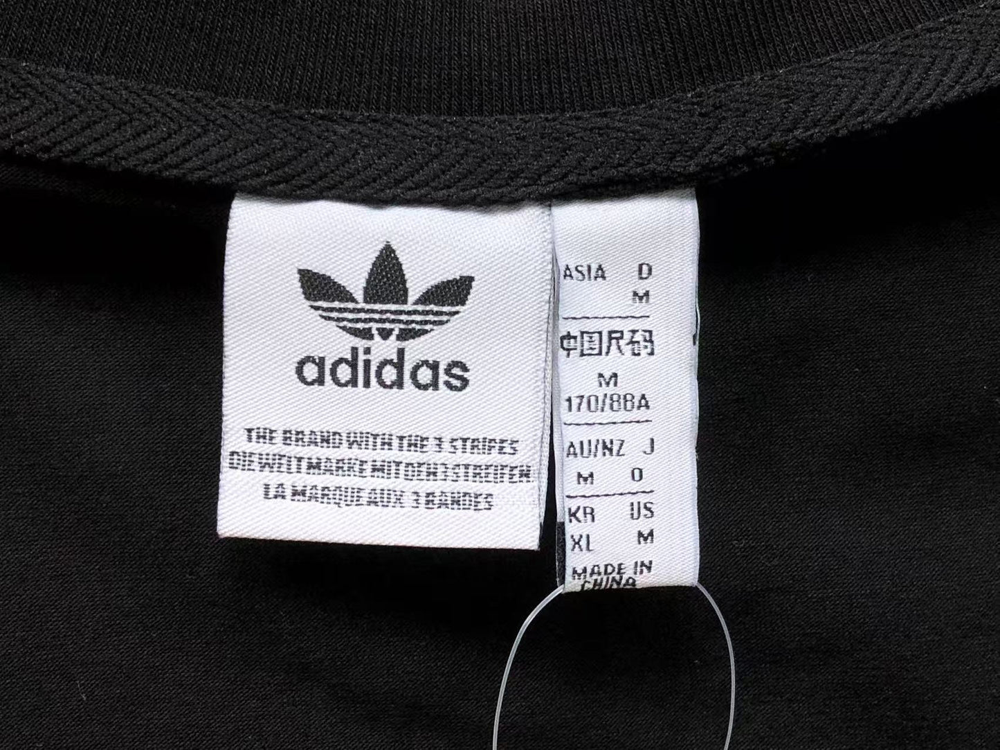 Camiseta adidas Sport V-Neck Fit Tee