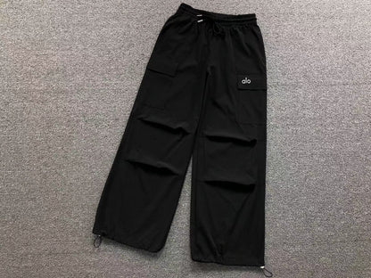 Calça elástica ALO moletom cargo