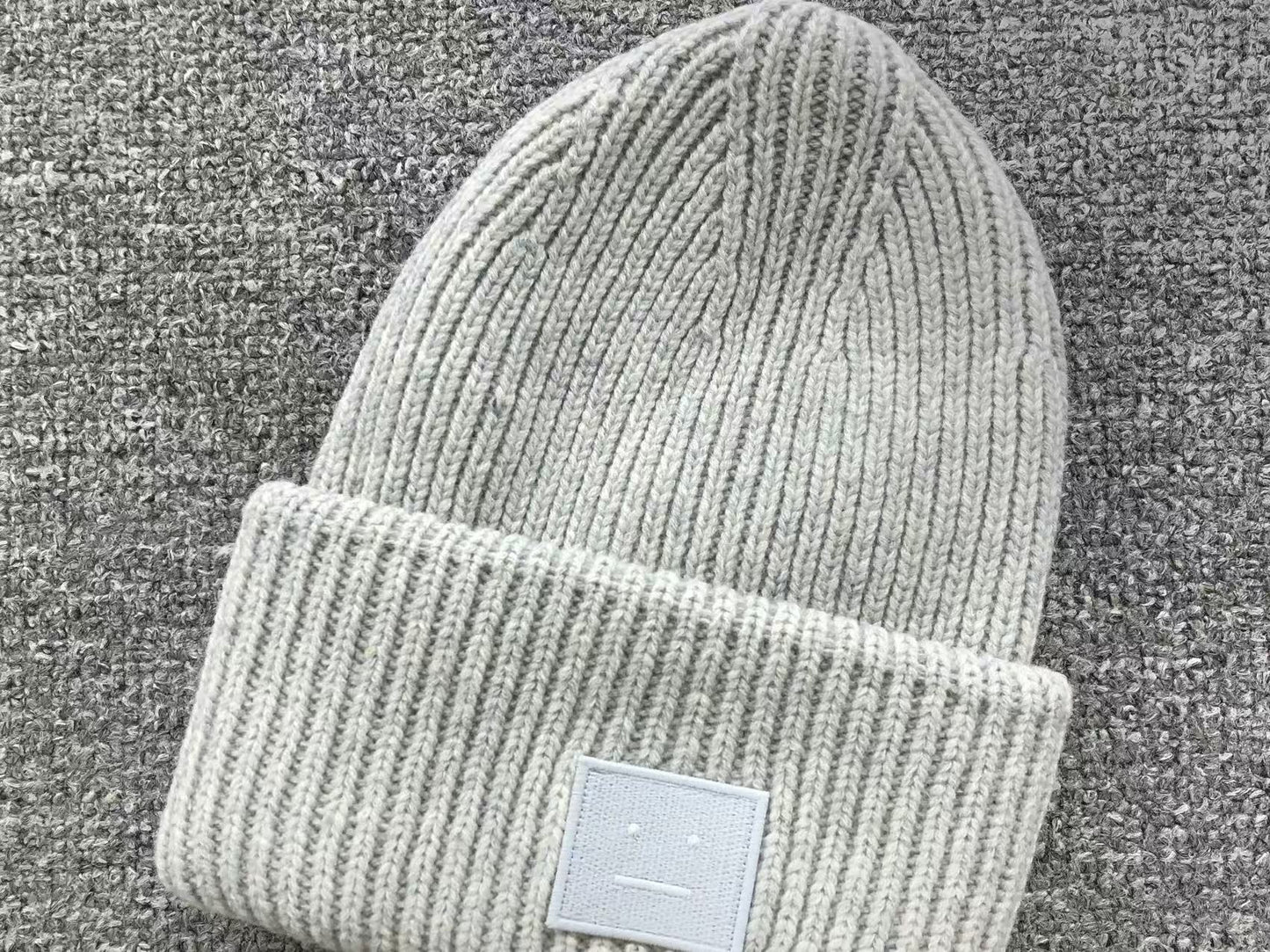 Touca Acne Studios Winter Essential