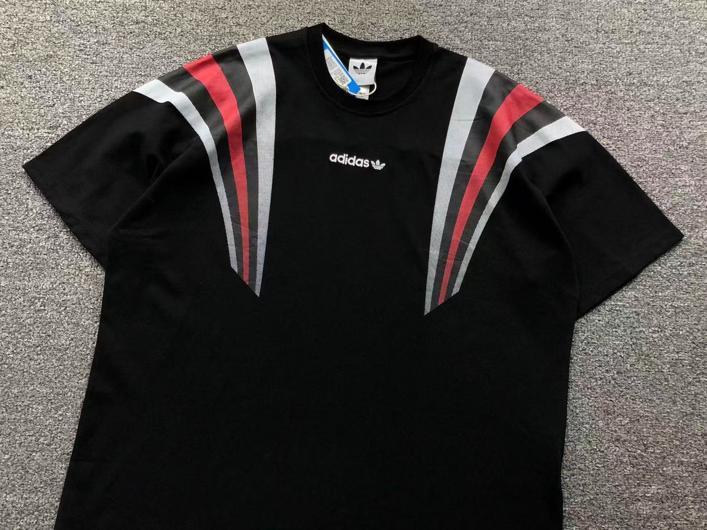 Camiseta adidas Originals Stripes Vintage