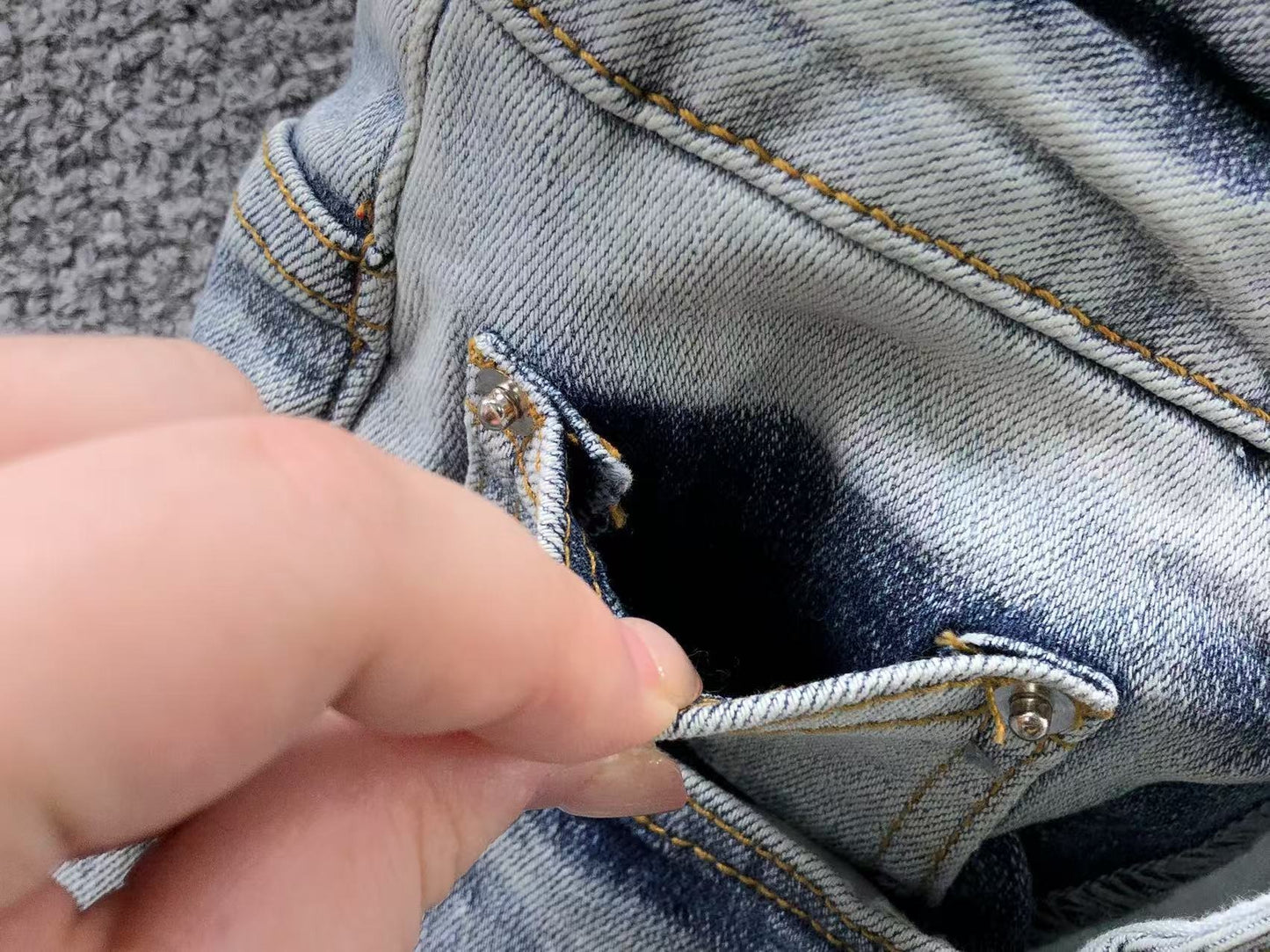 Calça AMIRI Ice Destroyed Paint Denim