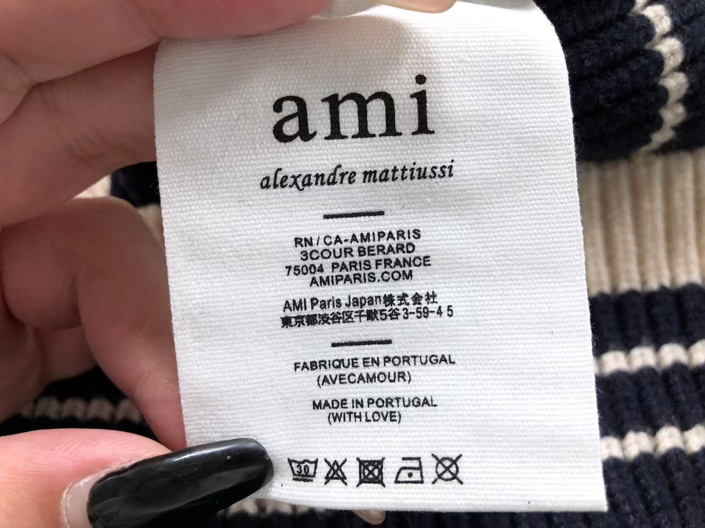 Suéter AMI Paris Tricot V Neck Heart Logo