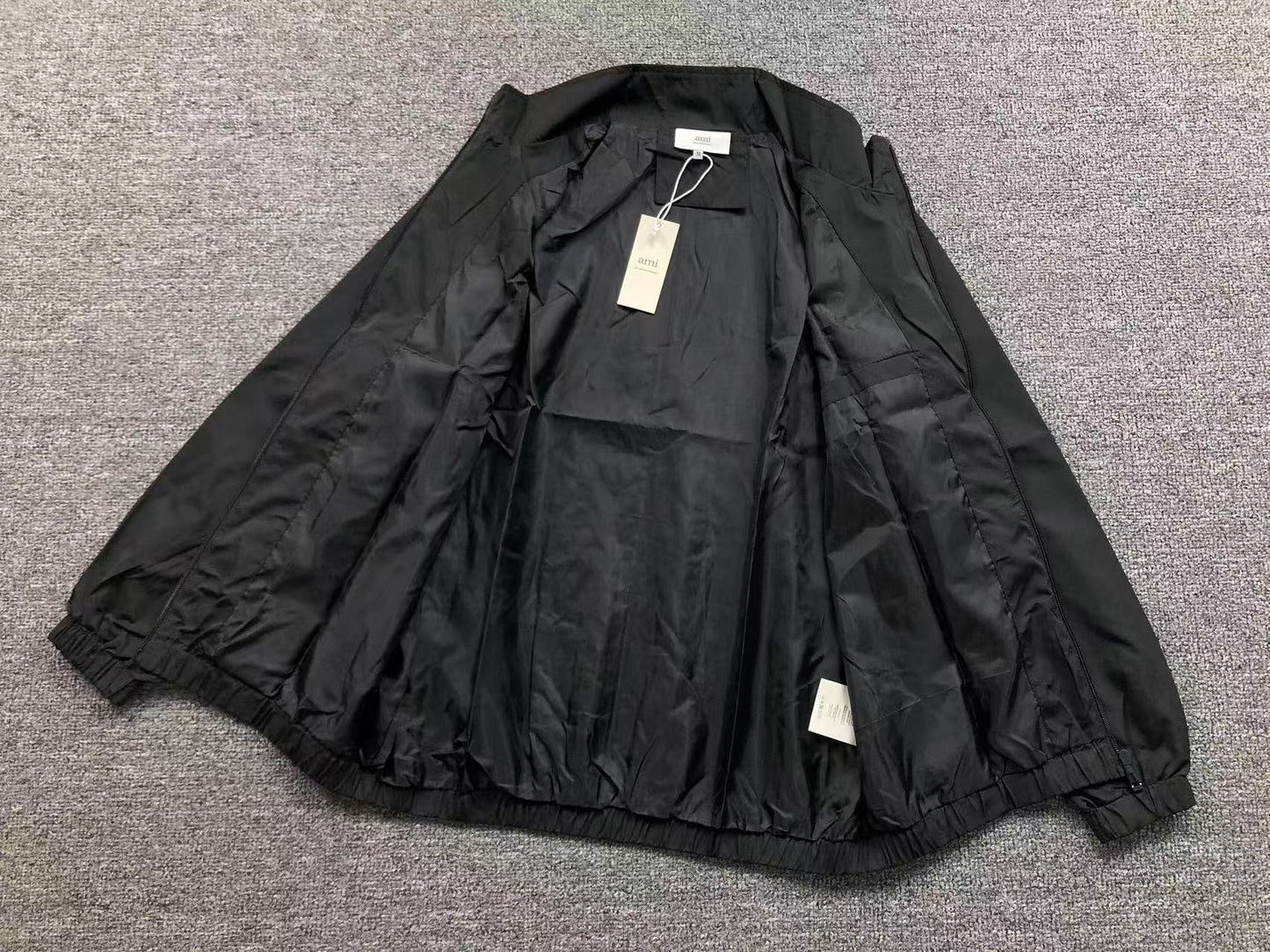 Jaqueta AMI Paris Windbreaker Logo Coração
