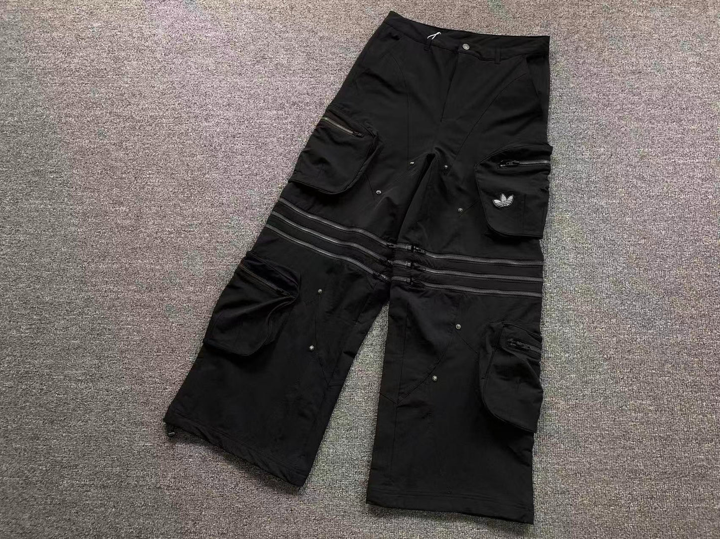 Calça Adidas Convertible Cargo Pants
