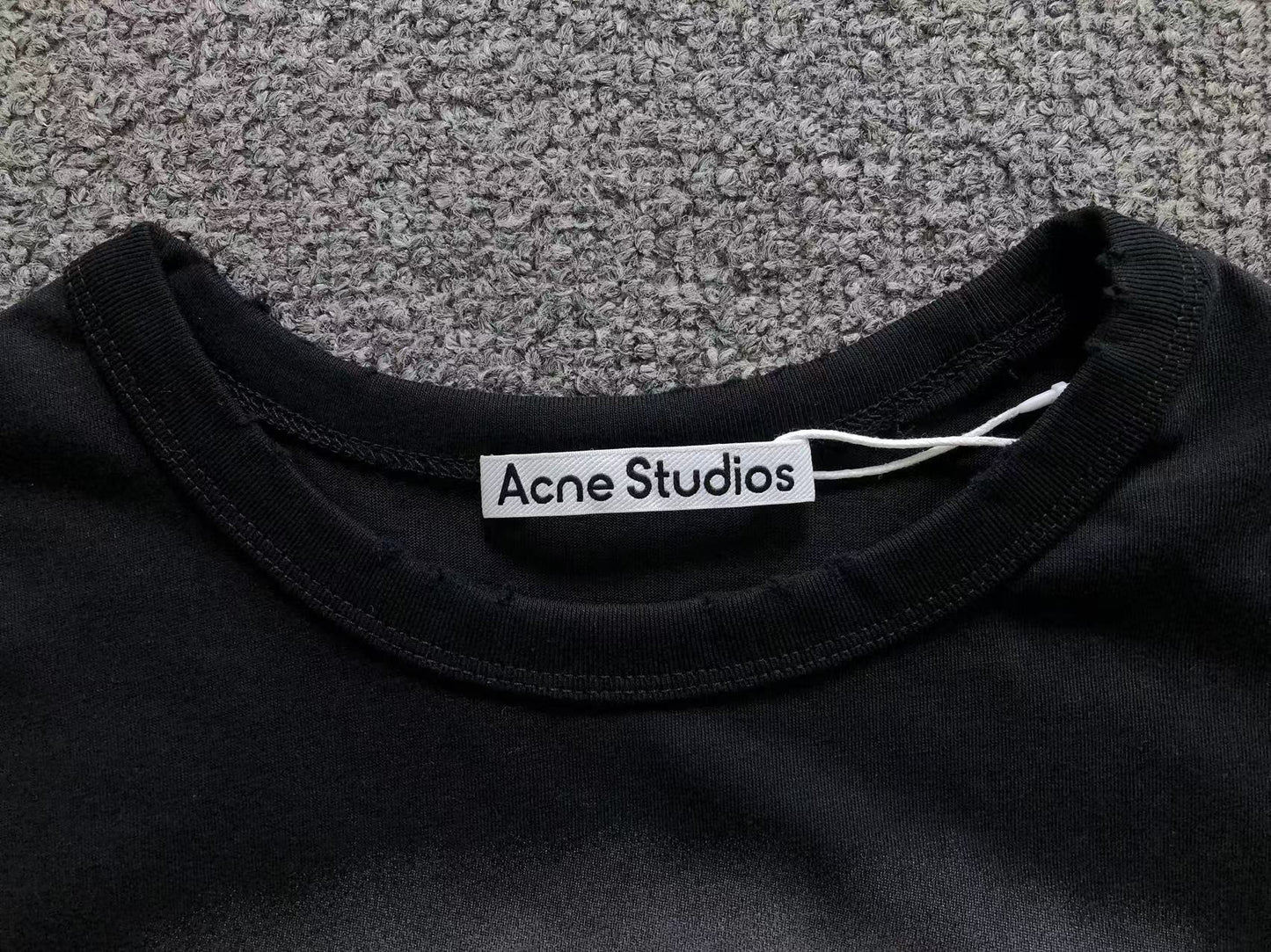 Camiseta Feminina Acne Studios Shadow Logo