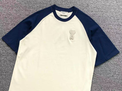 Camiseta AMI Paris Raglan Logo Coração