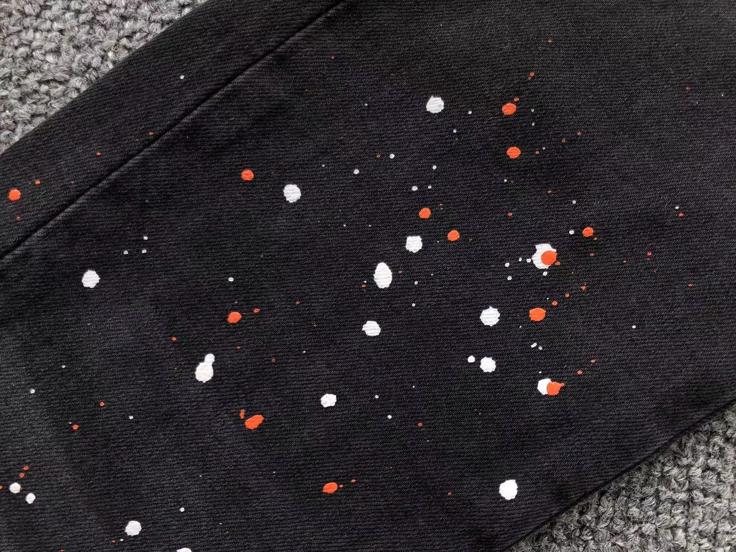 Calça AMIRI Logo Paint Splatter Black Denim