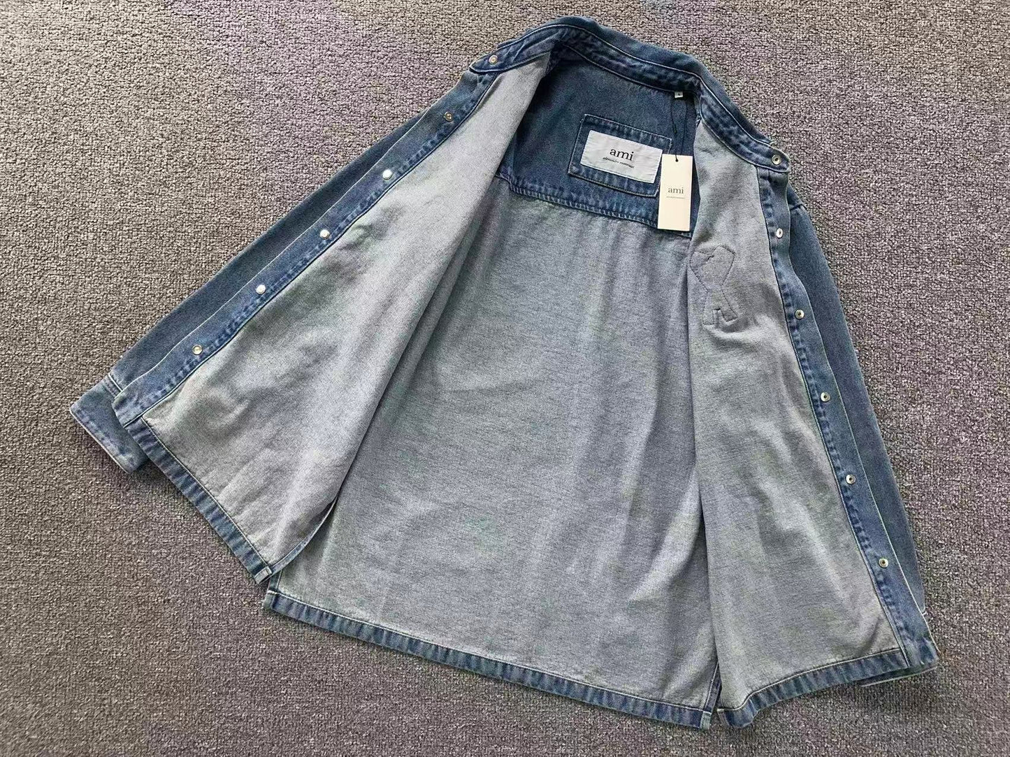 Camisa AMI Paris Washed Denim Heart