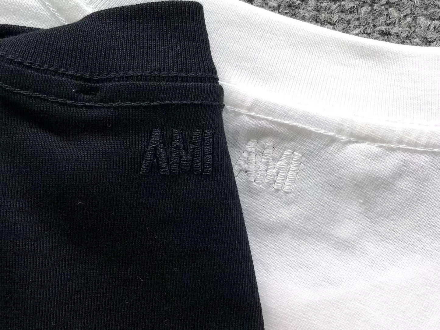 Camiseta AMI Paris Seal Logo