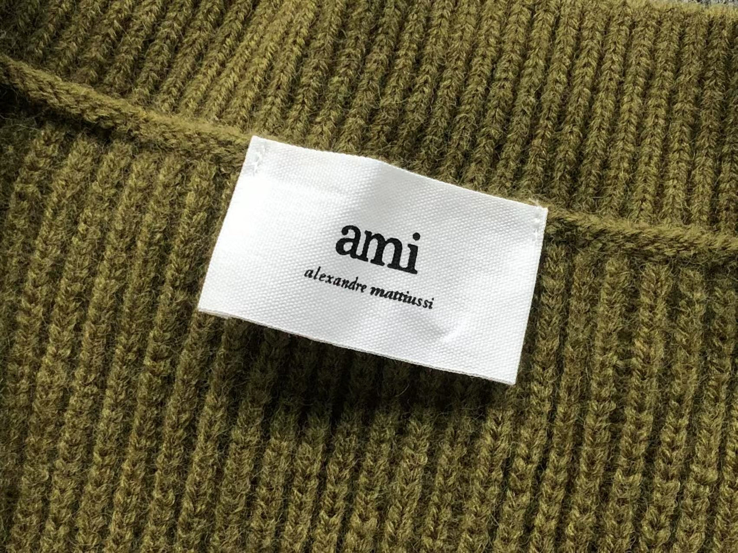 Suéter AMI Paris V-Neck Vintage Knit