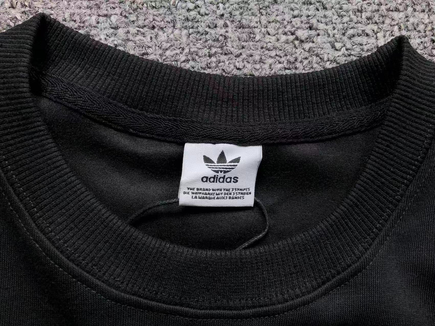 Moletom Adidas Essential Clean Crew