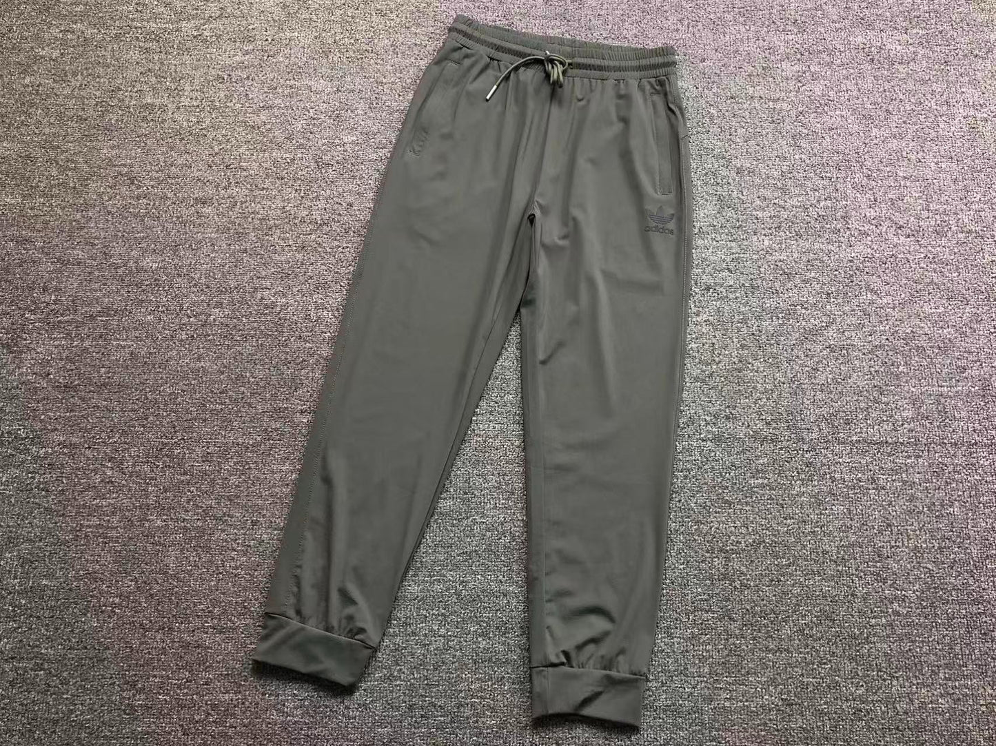 Calça Adidas Essential Tech Jogger