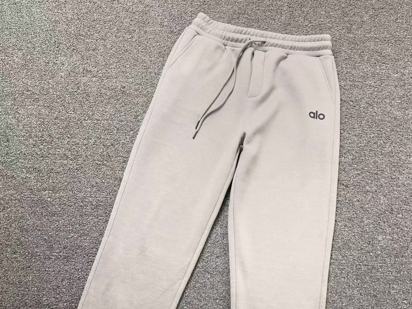 Calça elástica ALO moletom reta