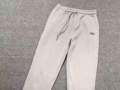 Calça elástica ALO moletom reta