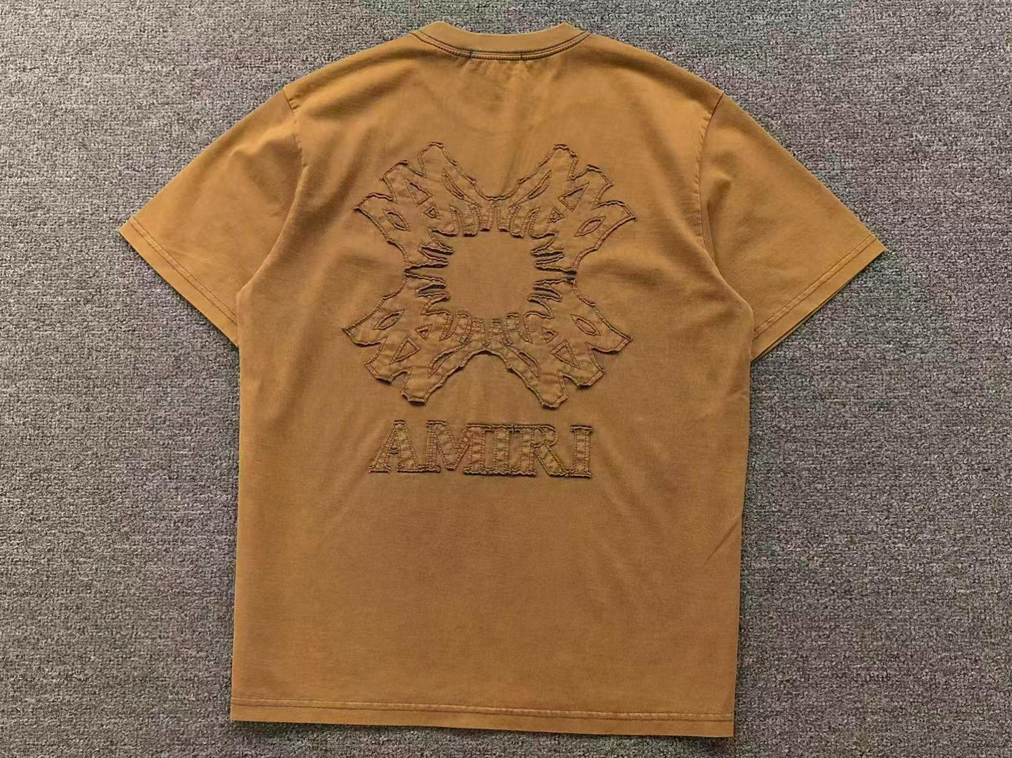 Camiseta AMIRI Cross Embossed Vintage