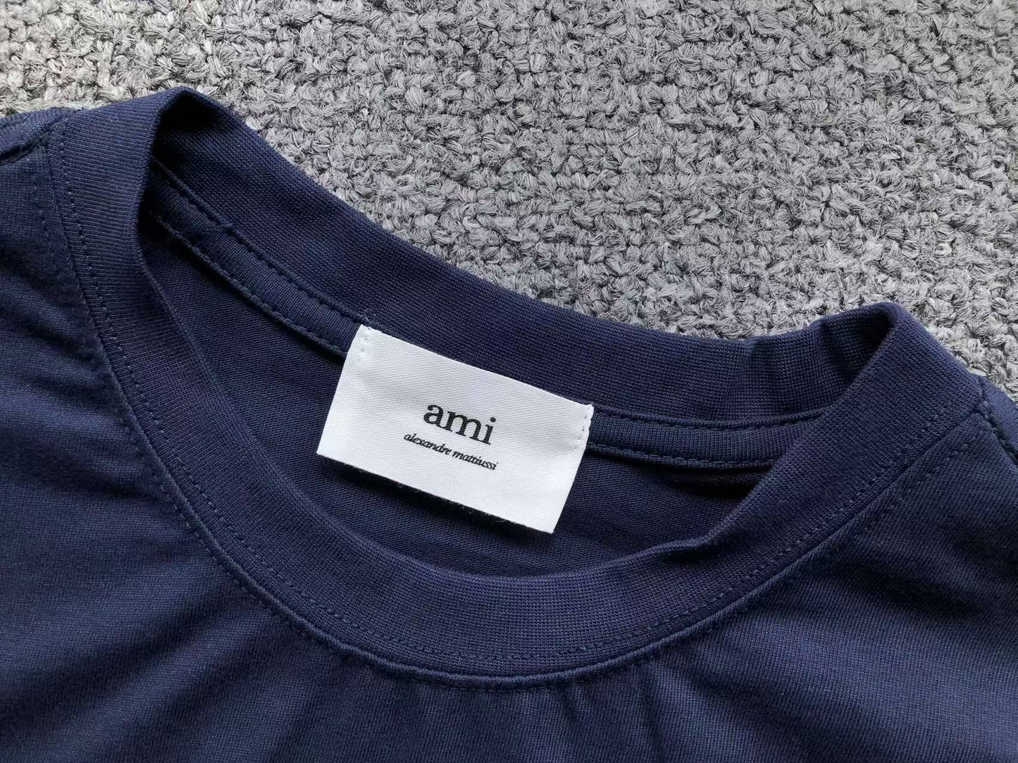 Camiseta AMI Paris Textured Logo Chenille Tee