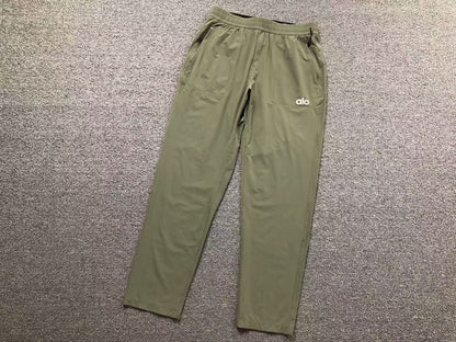 Calça elástica ALO moletom cargo