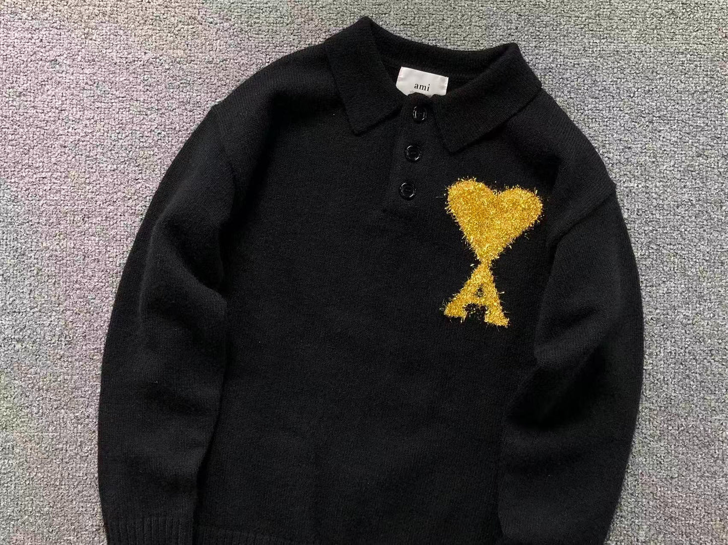 Suéter Polo AMI Paris Coração Dourado