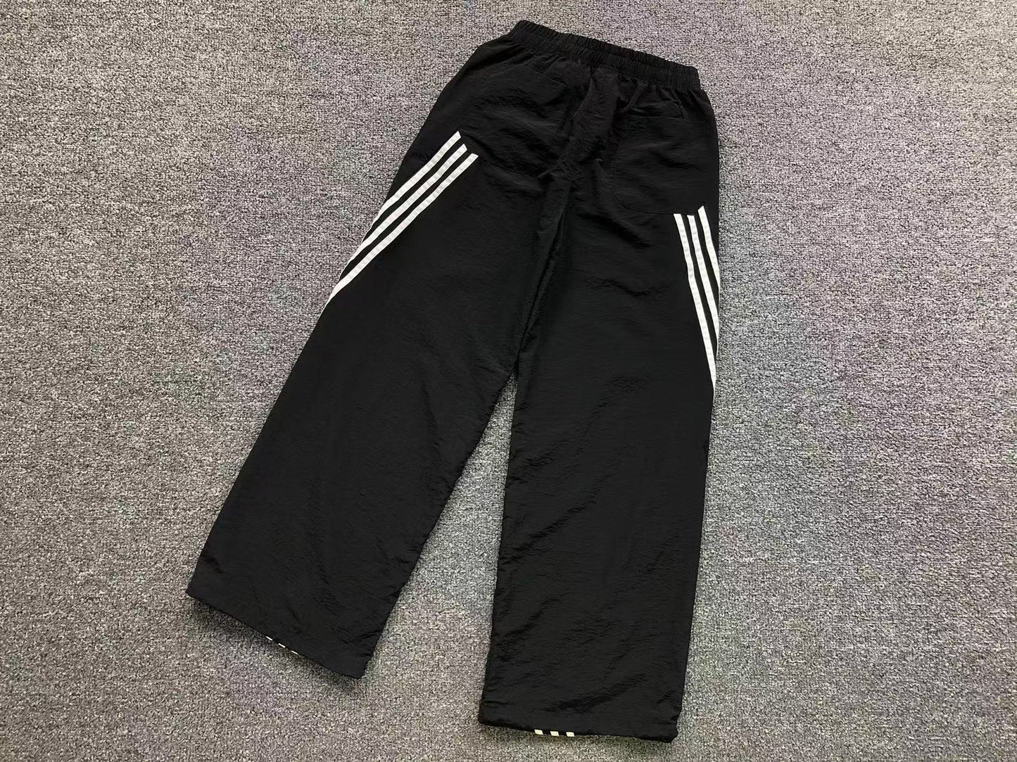 Calça Adidas Utility Track Cargo