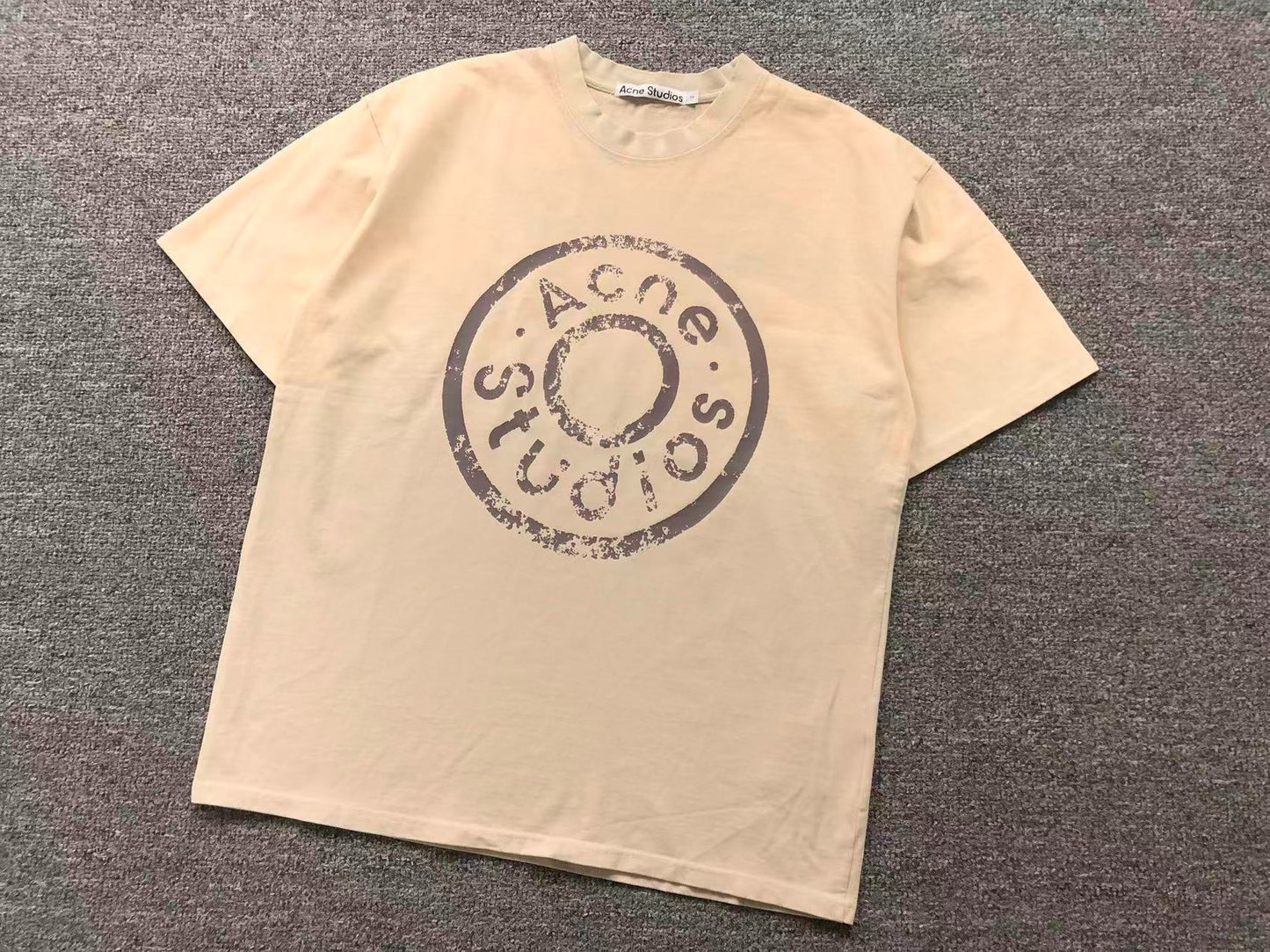 Camiseta Acne Studios Worn Circle Graphic