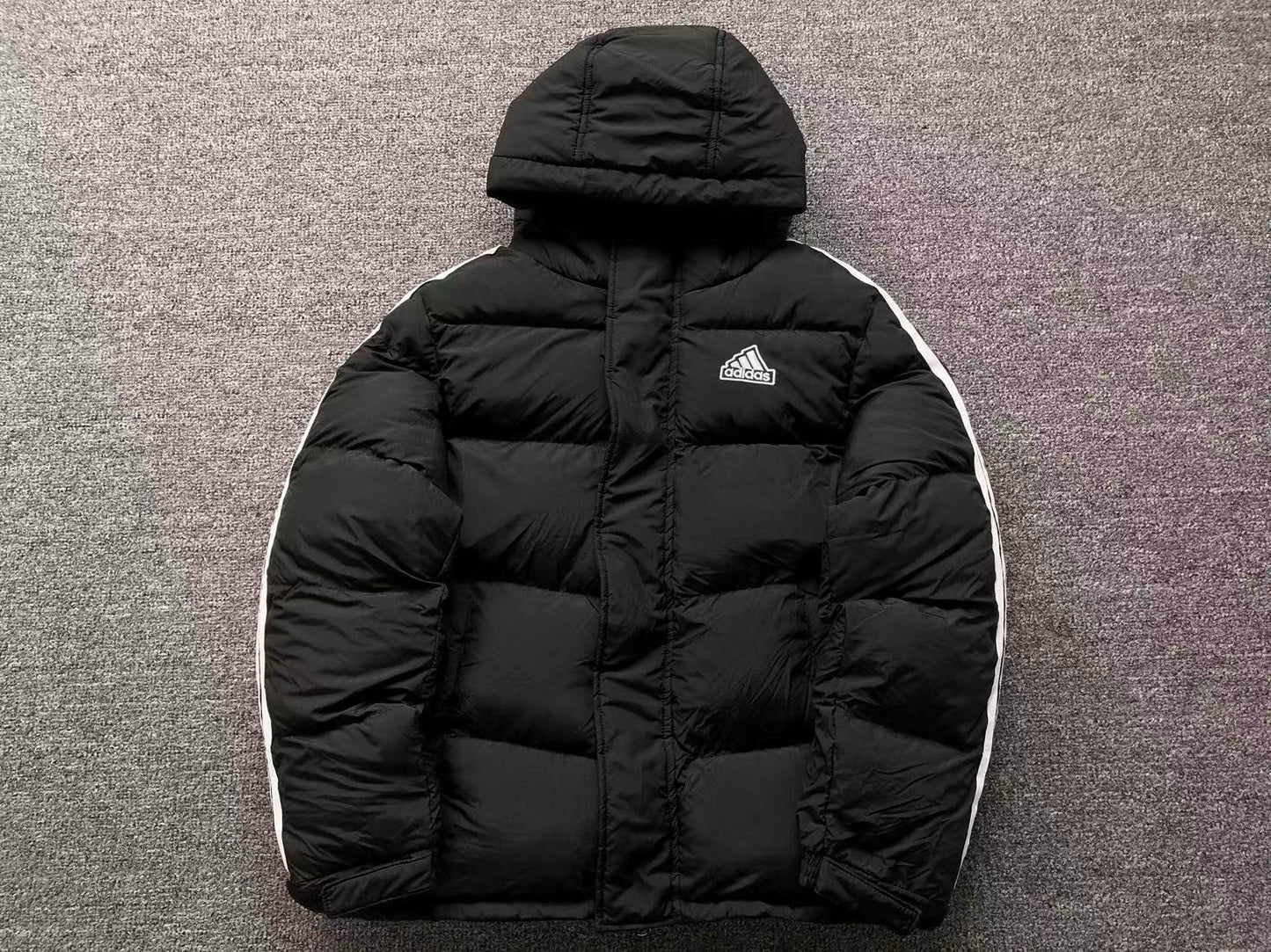 Jaqueta Puffer adidas Alpine Street
