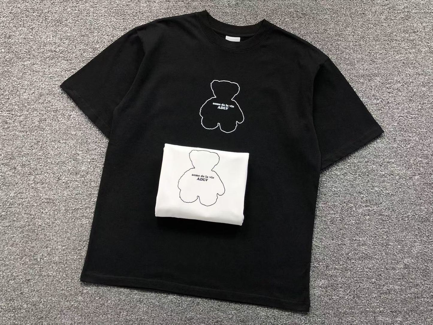 Camiseta ADLV Teddy Icon Graphic Tee