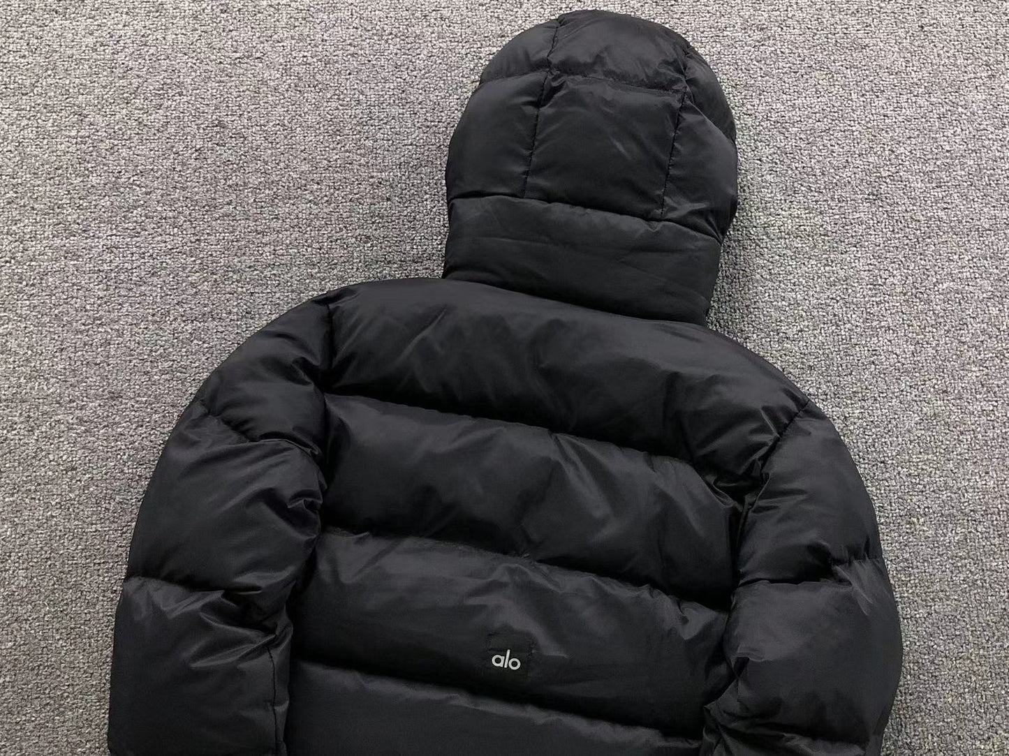 Jaqueta ALO puffer com capuz Feminino