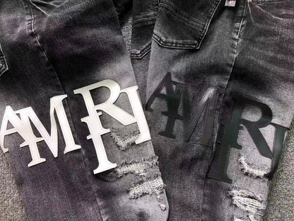 Calça AMIRI Tonal Logo Black Destroyed Denim