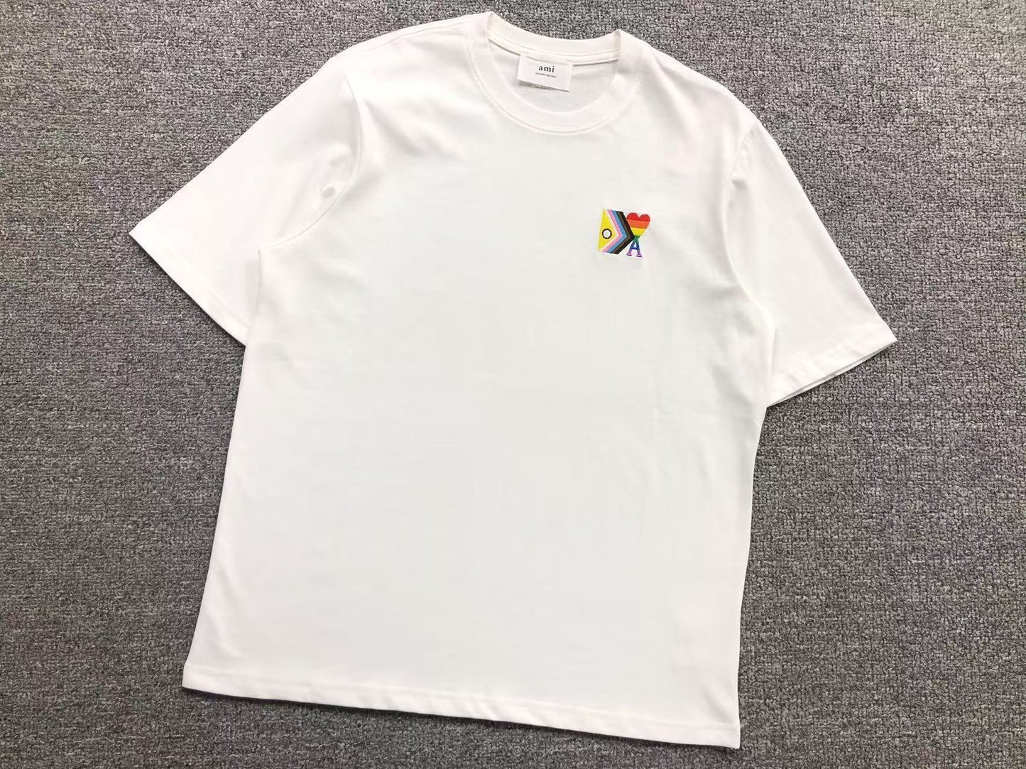 Camiseta AMI Paris Multicolor Heart Edition