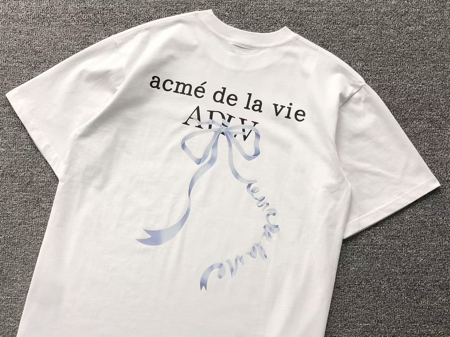 Camiseta ADLV Ribbon Graphic Tee