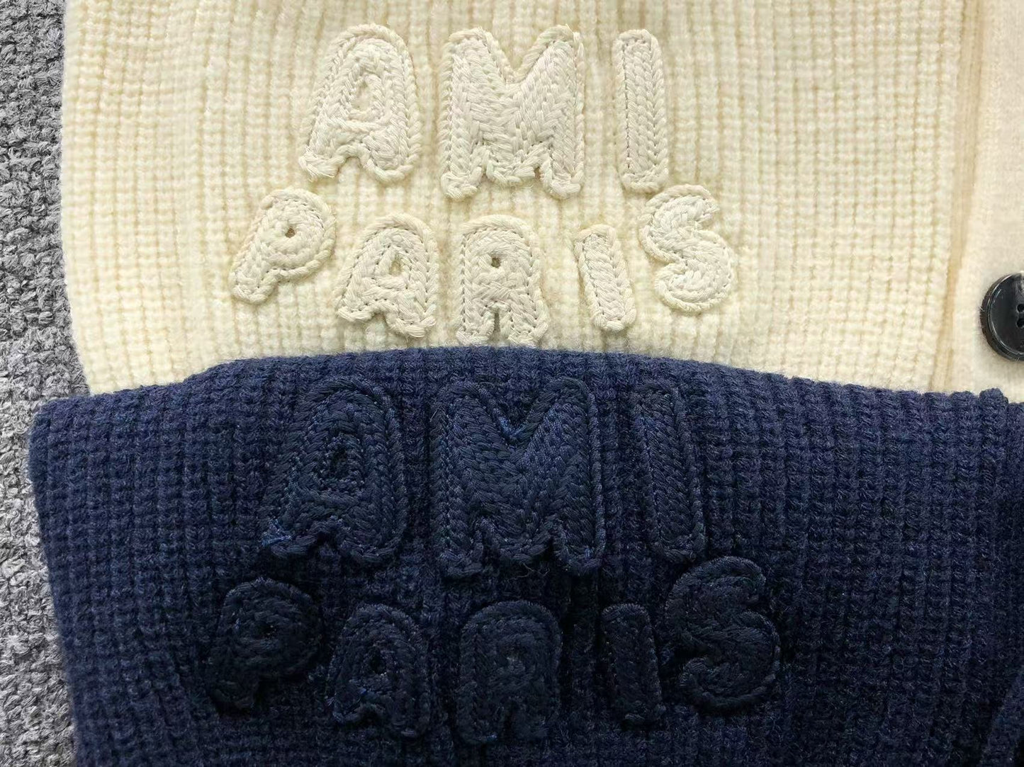 Suéter AMI Paris Cardigan Knit