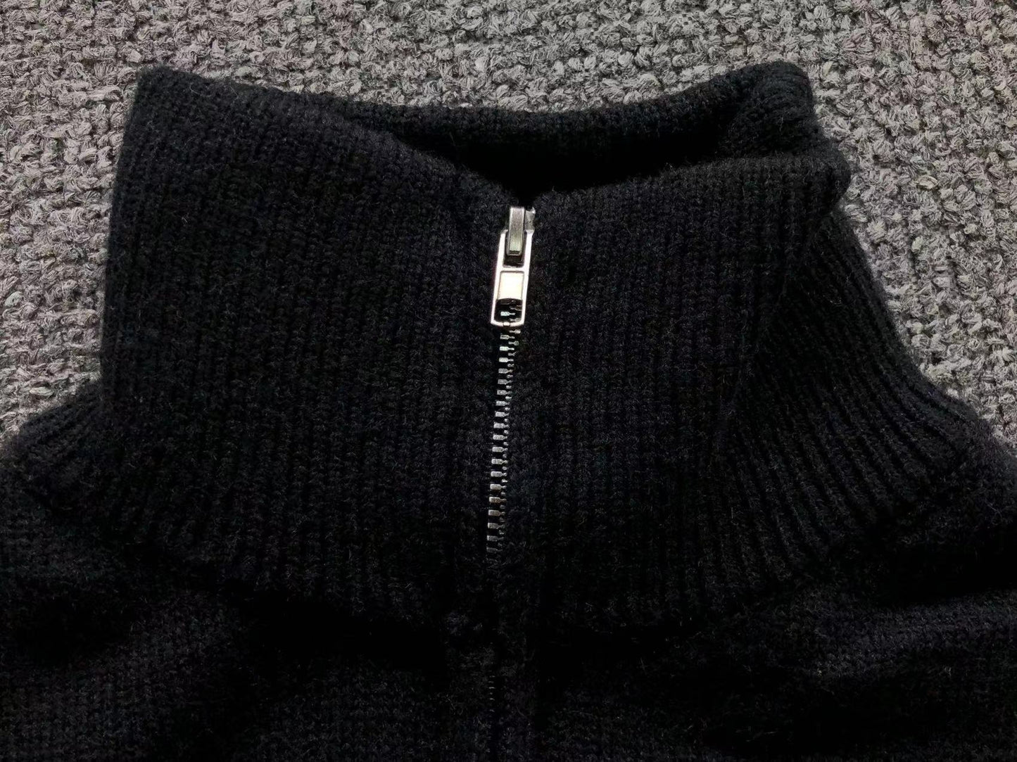 Suéter AMI Paris Gola Alta Zip Heartlock