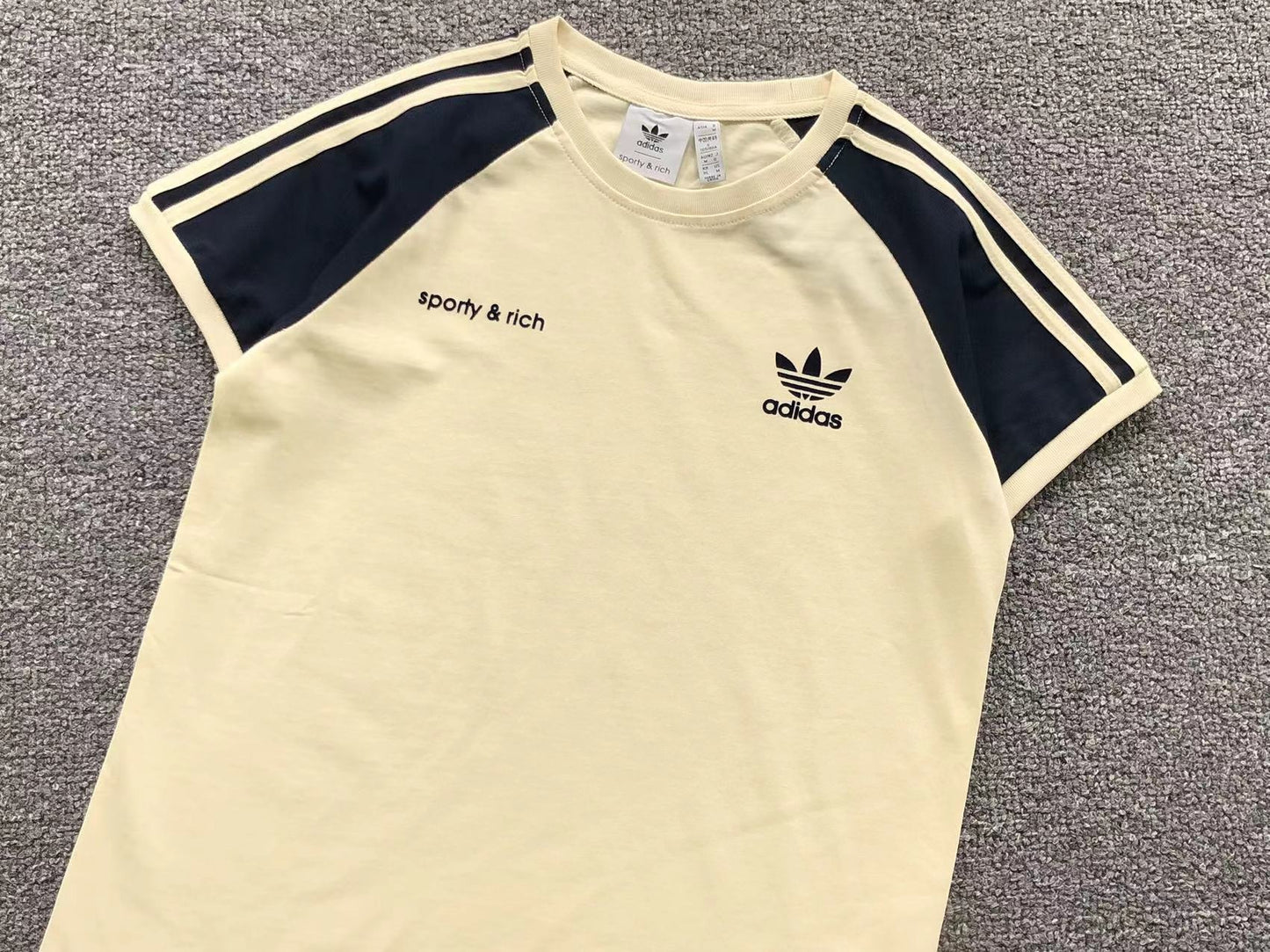 Camiseta Adidas x Sporty & Rich Raglan Feminina