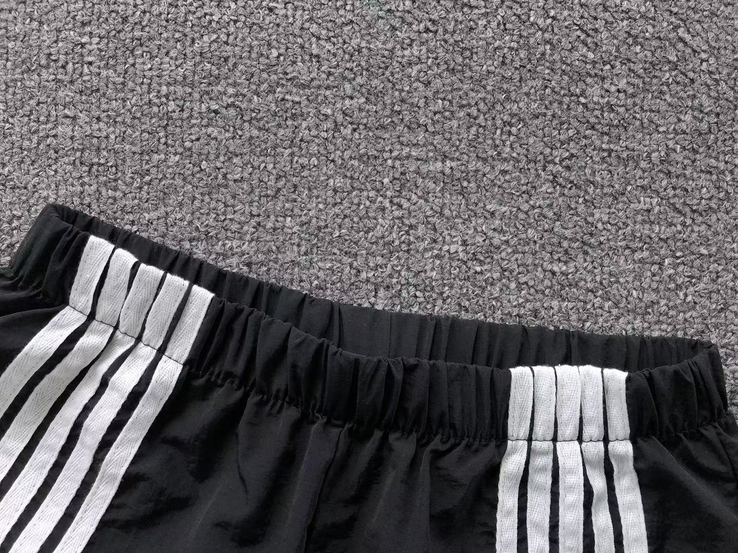 Calça Adidas Wide Track Stripes