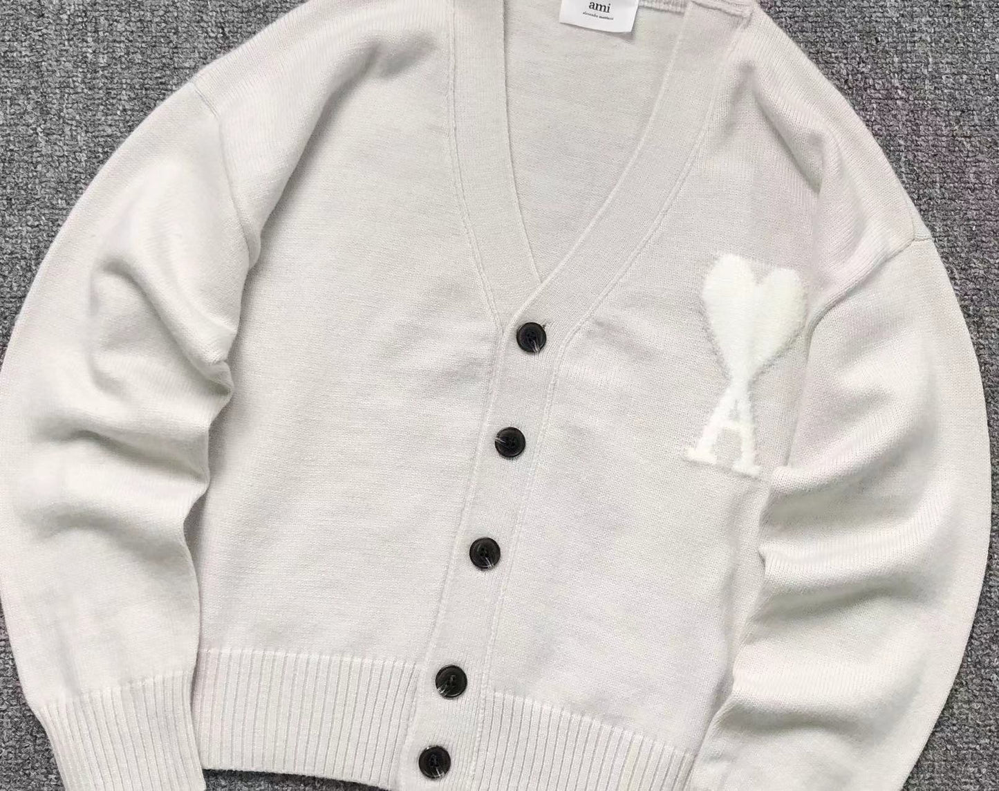 Suéter Cardigan AMI Paris