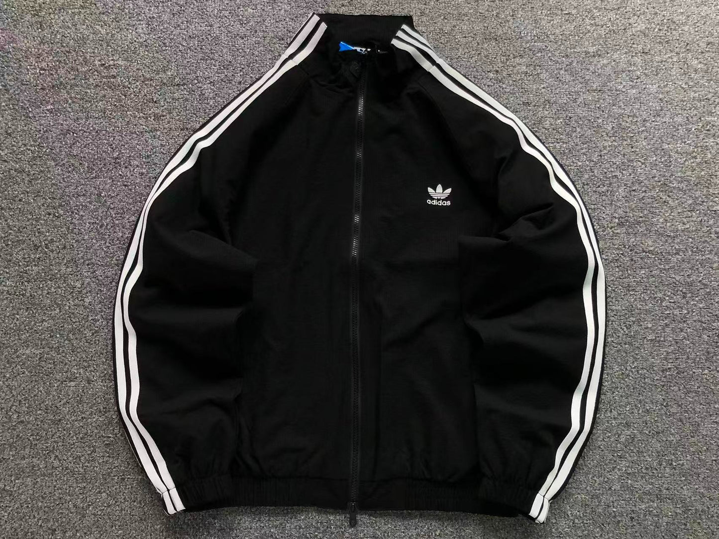 Conjunto Adidas Night Racer