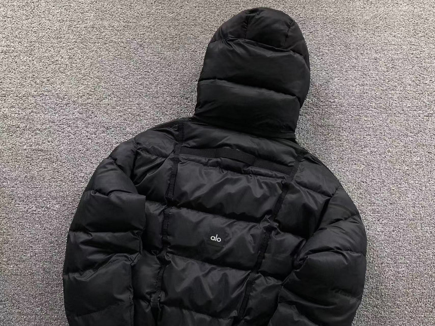 Jaqueta ALO puffer com capuz Feminino