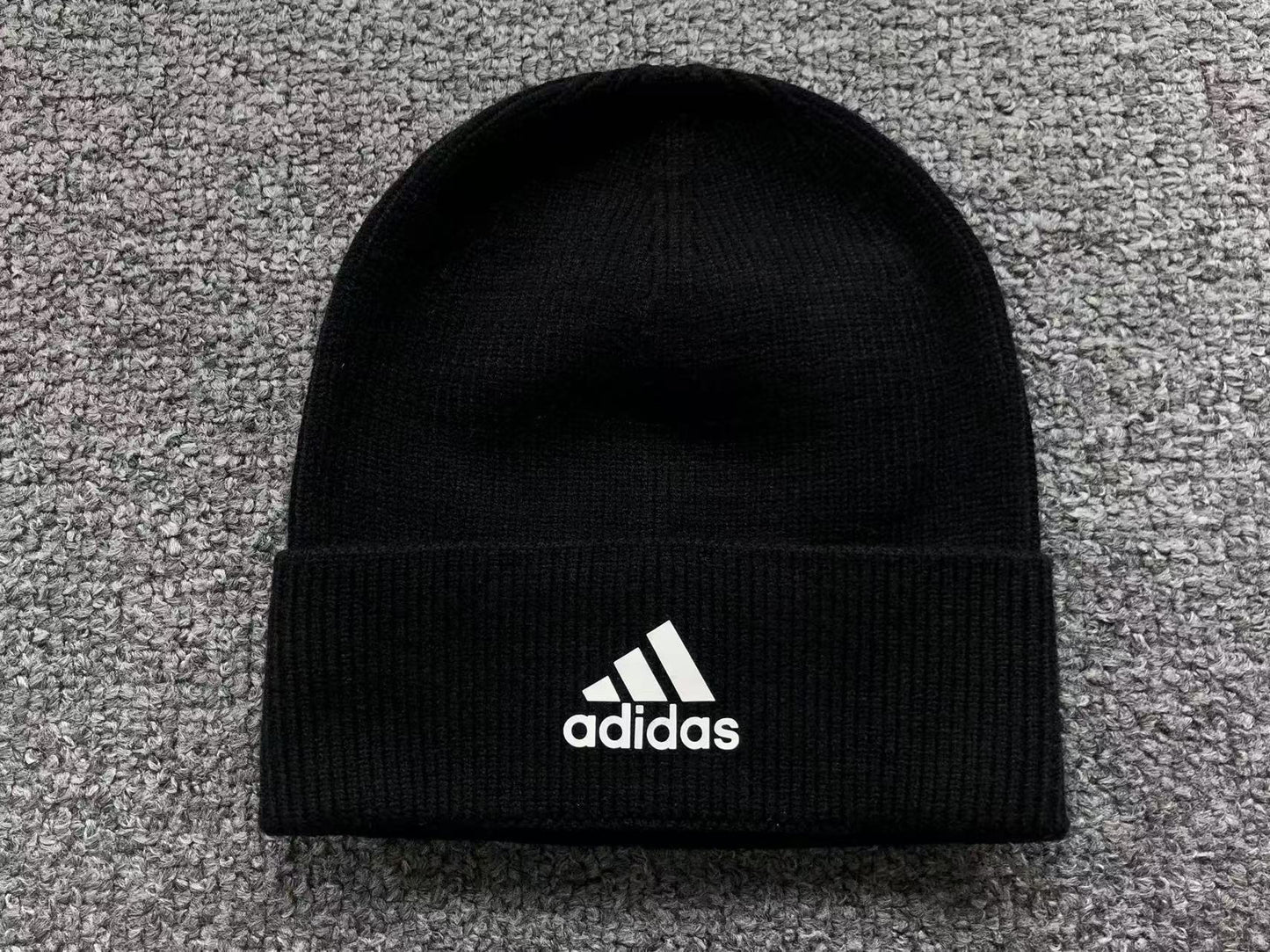 Touca adidas Core Knit
