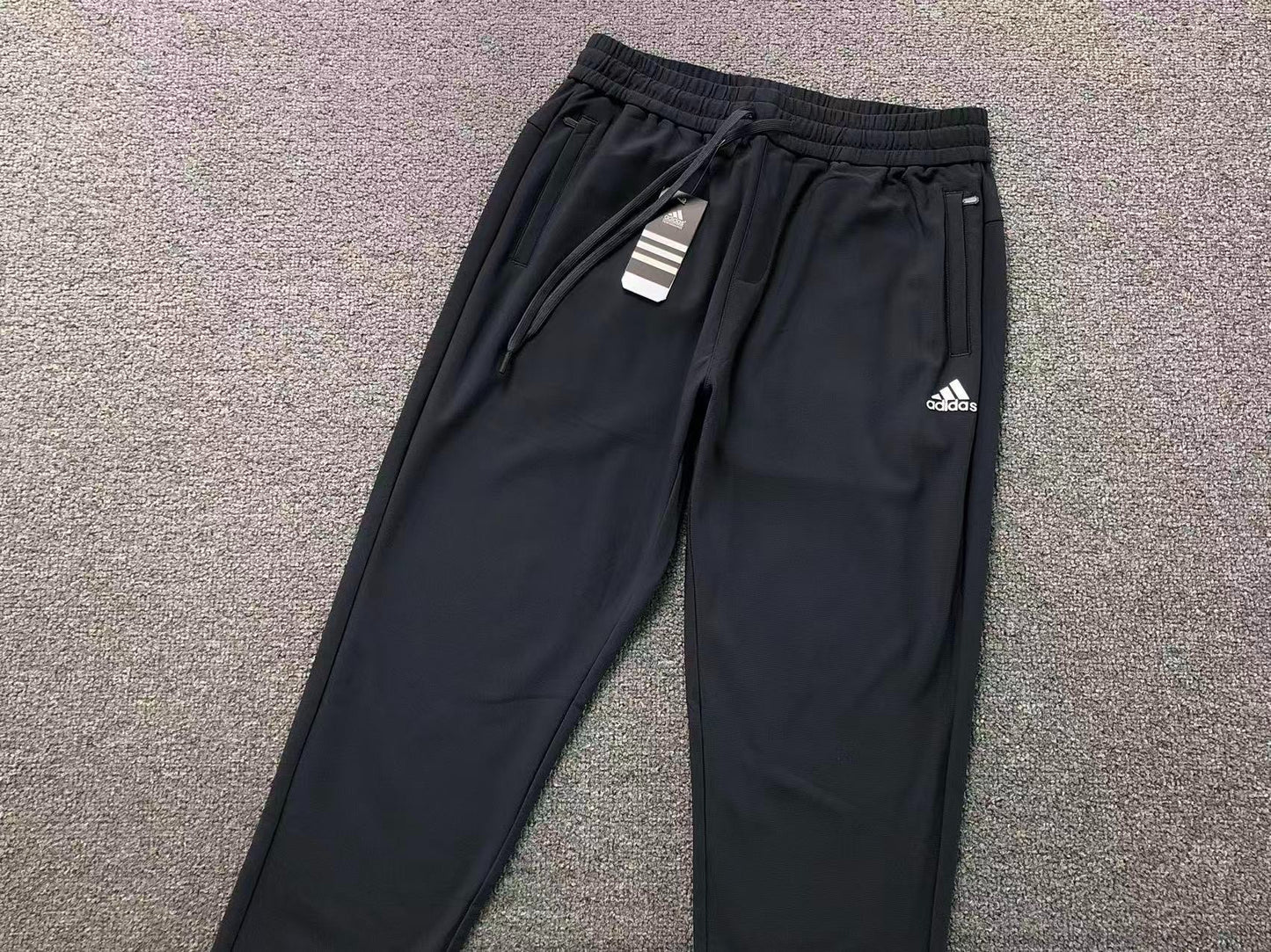 Calça Adidas Essential Slim Pants