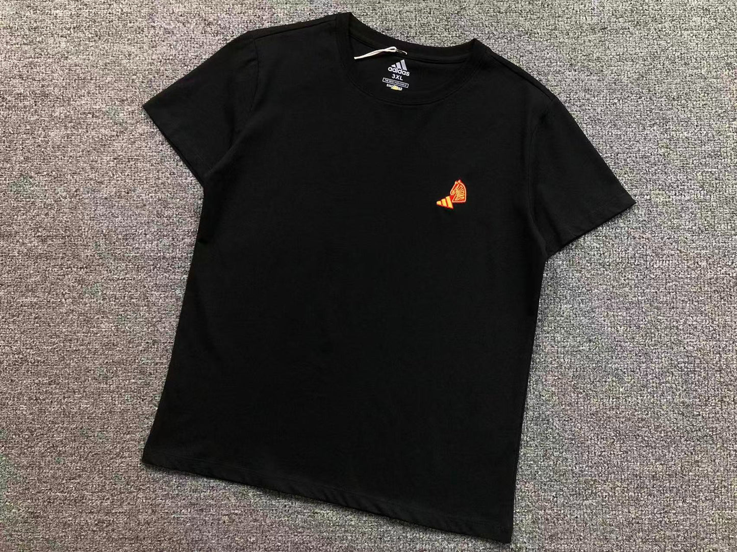 Camiseta Adidas Mini Icon Essentials Feminina