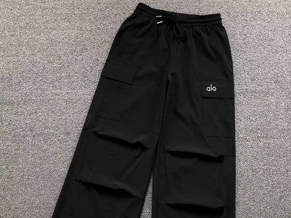 Calça elástica ALO moletom cargo