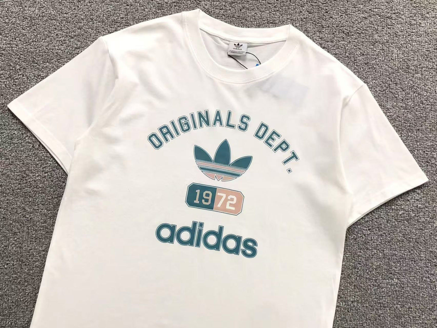 Camiseta Adidas Dept 1972 Vintage Logo