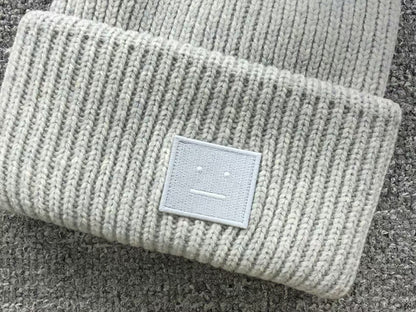 Touca Acne Studios Winter Essential