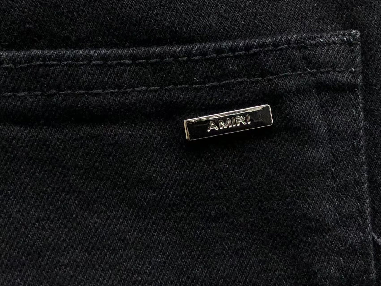 Calça AMIRI Logo Red Black Denim